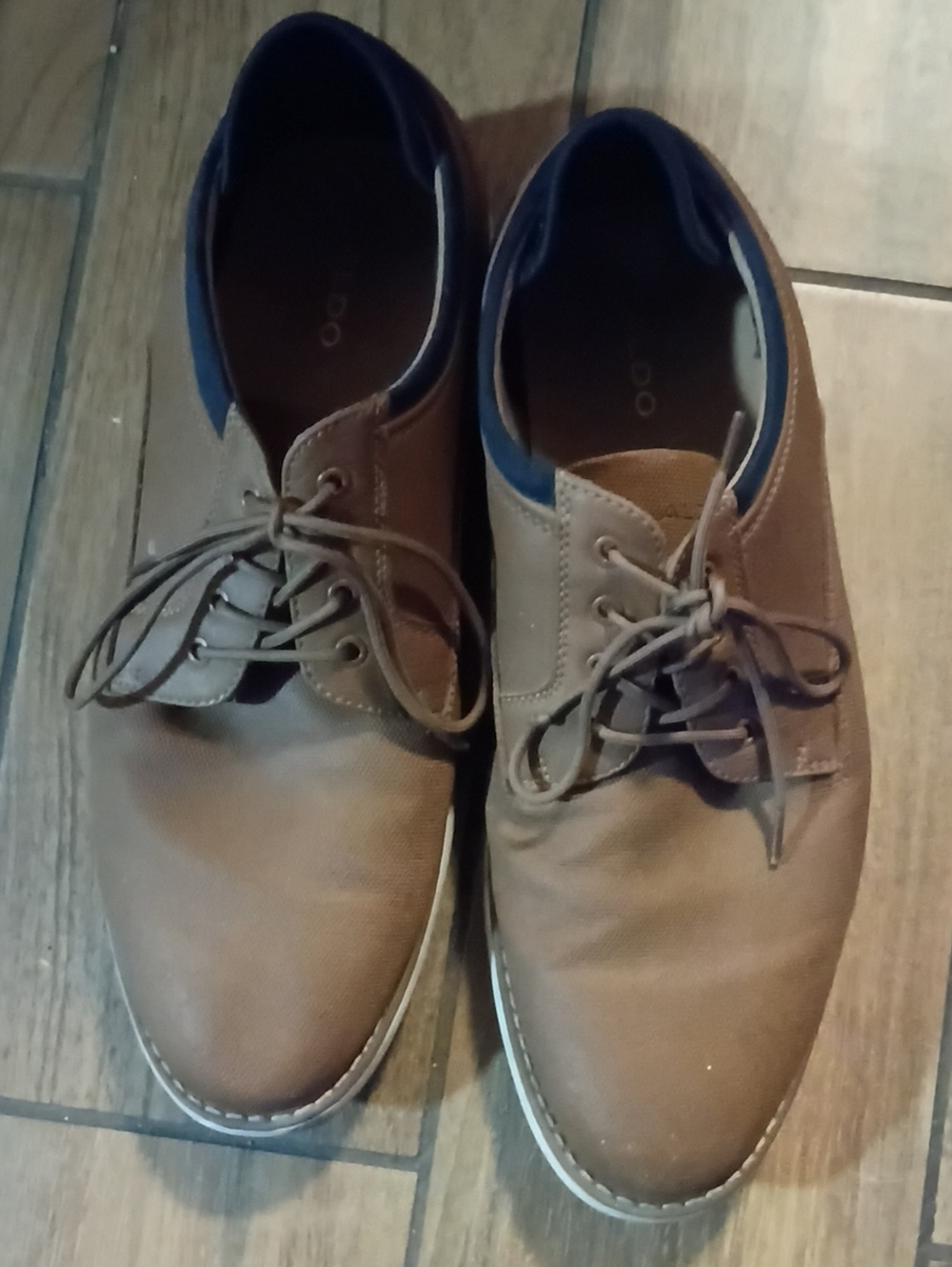 Aldo Men's Tan Brown Lace-Up Oxfords with Navy Trim